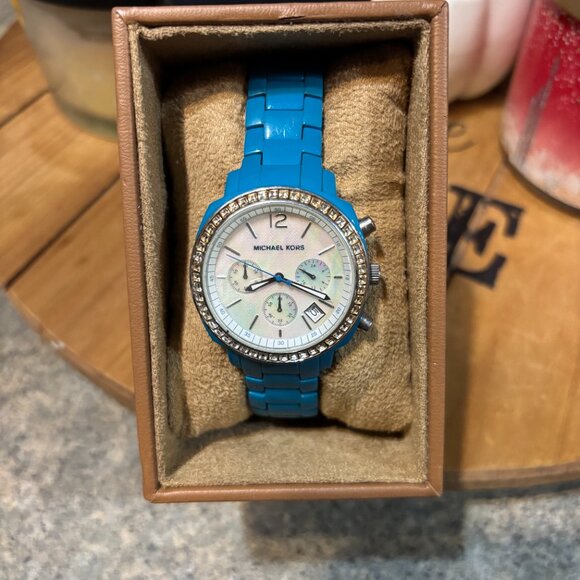 Michael Kors Watch - Picture 2 of 2